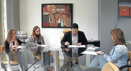 Foto de Deimos Estadística en Tomares - Imagen 1
