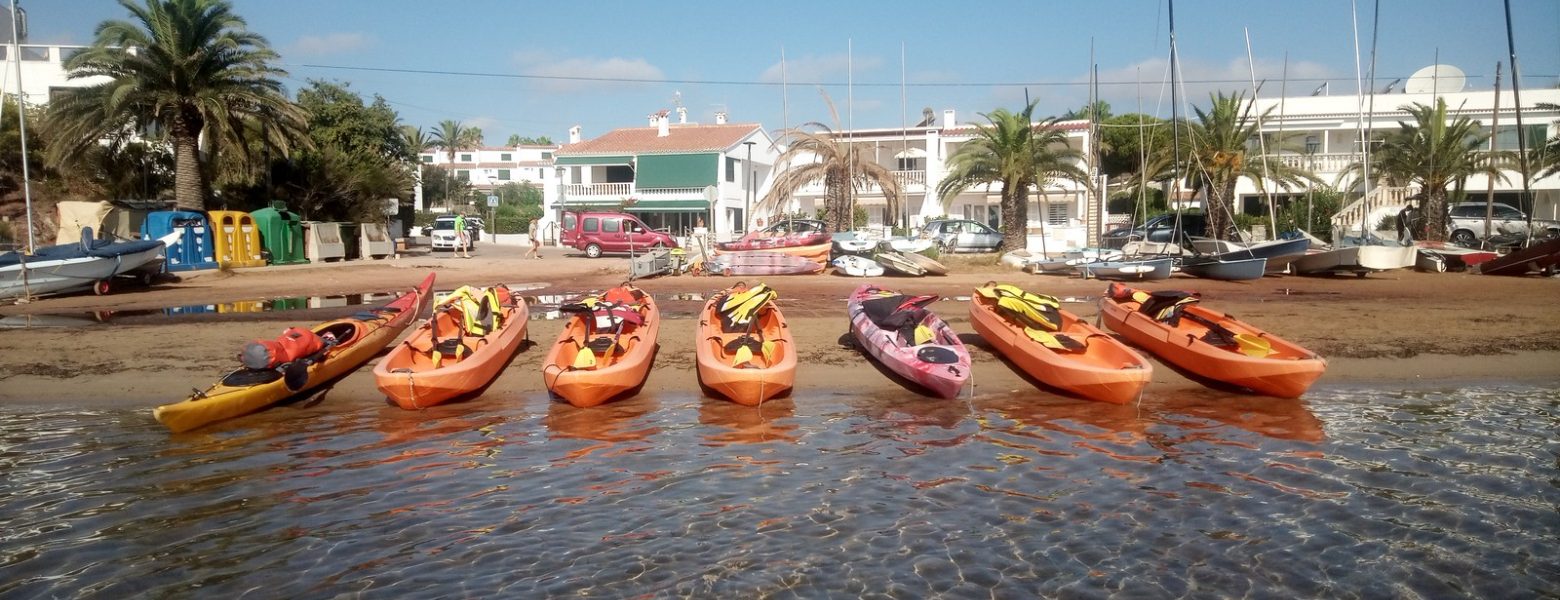 Foto de MenorcAventura - Rutas en kayak y Excursiones en Barca desde Cala En Porter en Cala en Porter - Imagen 8