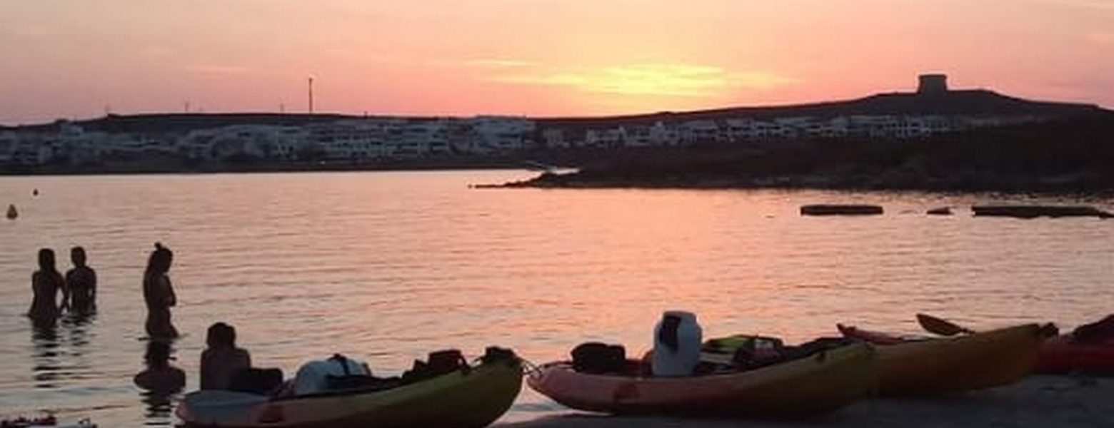 Foto de MenorcAventura - Rutas en kayak y Excursiones en Barca desde Cala En Porter en Cala en Porter - Imagen 2