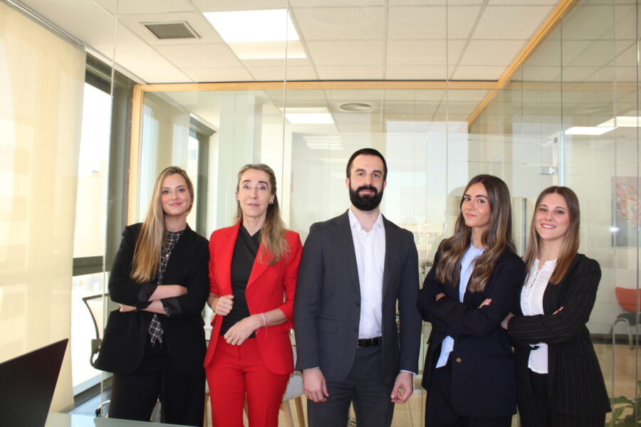 Foto de Ainos Abogados Madrid - Tu Familia, Tu Casa y Tu Coche en Madrid - Imagen 5