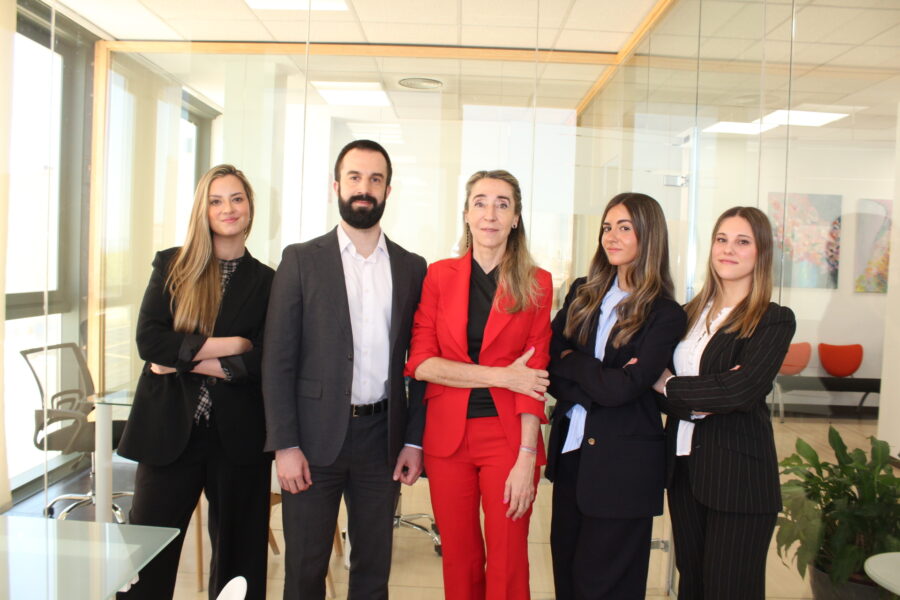 Foto de Ainos Abogados Madrid - Tu Familia, Tu Casa y Tu Coche en Madrid - Imagen 7