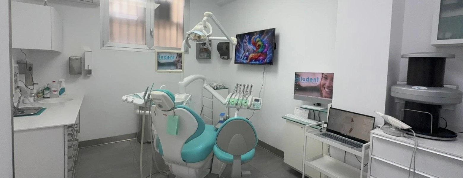 Foto de Clínica Dental en Carabanchel | Centro Saludent en Madrid - Imagen 1
