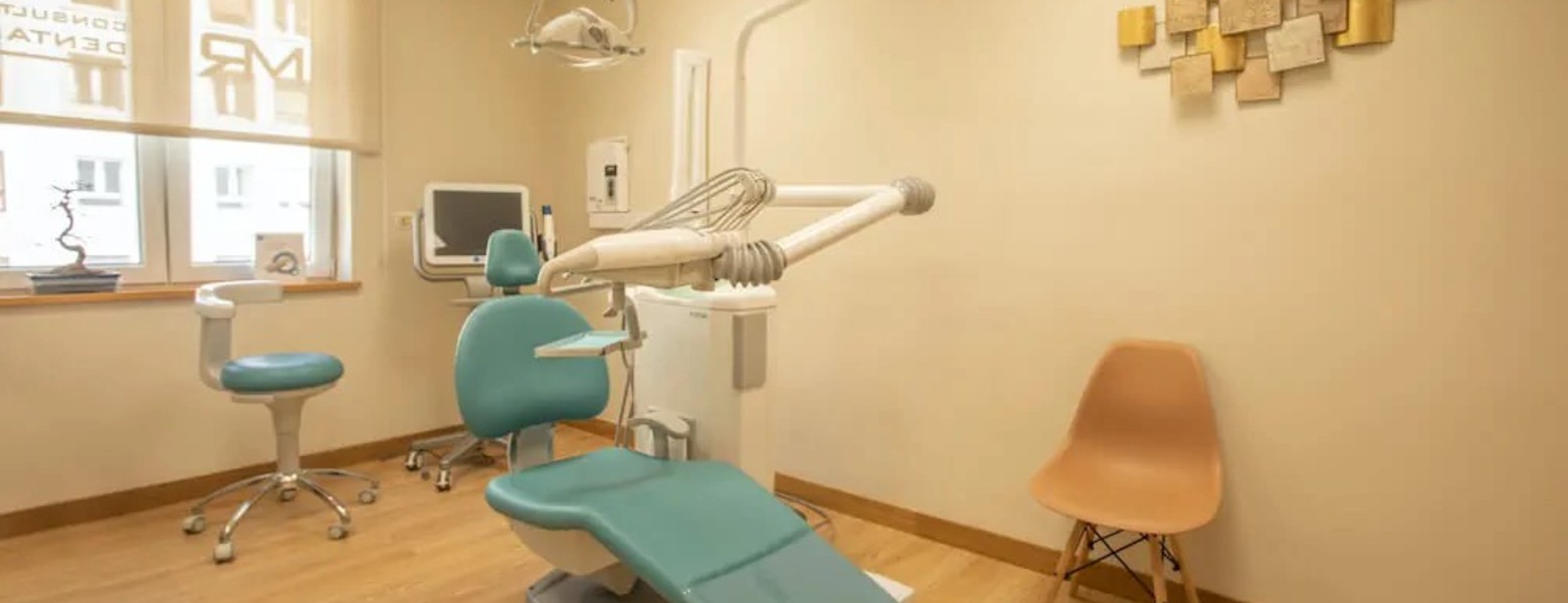 Foto de CLINICA DENTAL MARTIN RIVA EN SANTANDER en Santander - Imagen 1