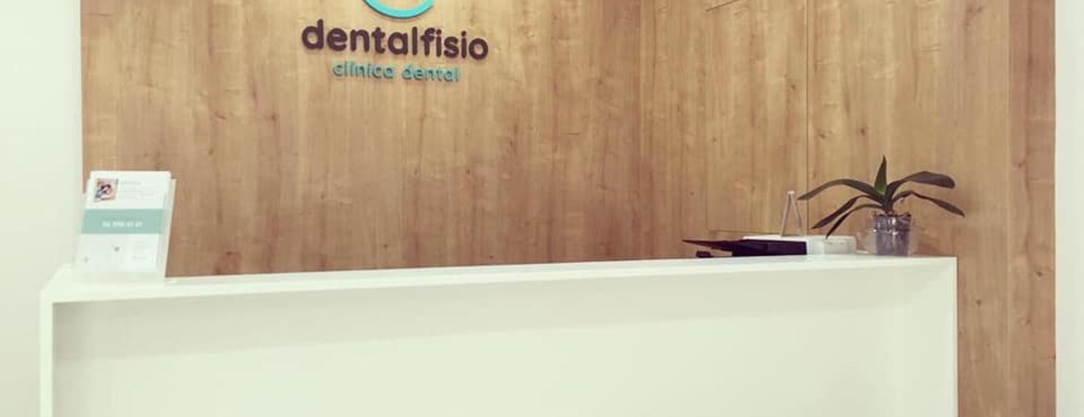 Foto de Clínica Dental DENTALFISIO en Burjassot - Imagen 1