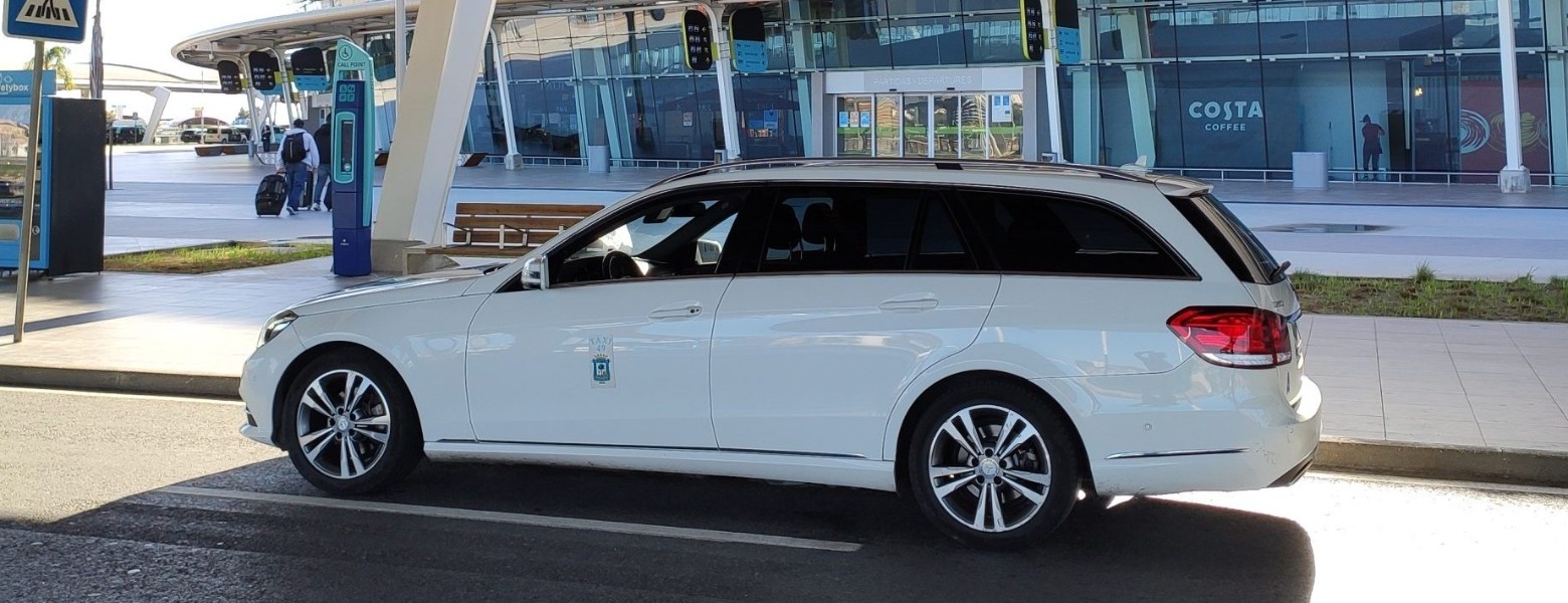 Foto de RADIO TAXI HUELVA| Transfers Huelva, Sevilla, Faro, Málaga en Huelva - Imagen 2