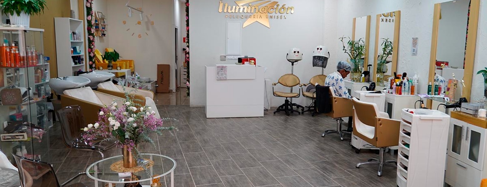 Foto de Iluminación Peluqueria Unisex en Figueres - Imagen 1