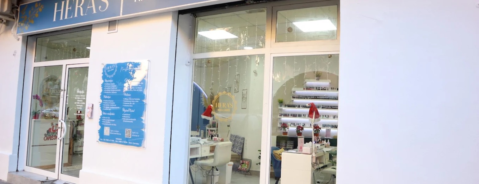 Foto de HERA’S Nails & Lashes - Uñas, cejas y micropigmentación Valencia en Valencia - Imagen 2