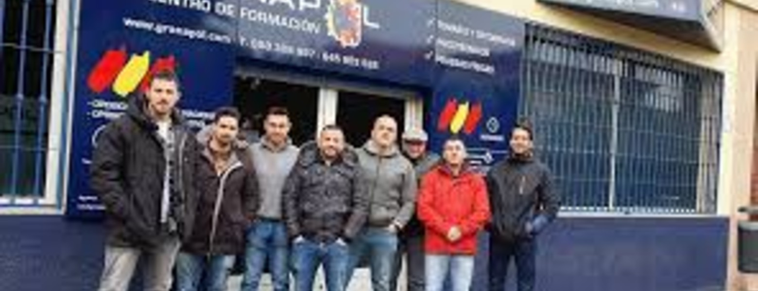 Foto de Granapol. Academia de oposiciones a Policía y Guardia Civil en Granada - Imagen 3