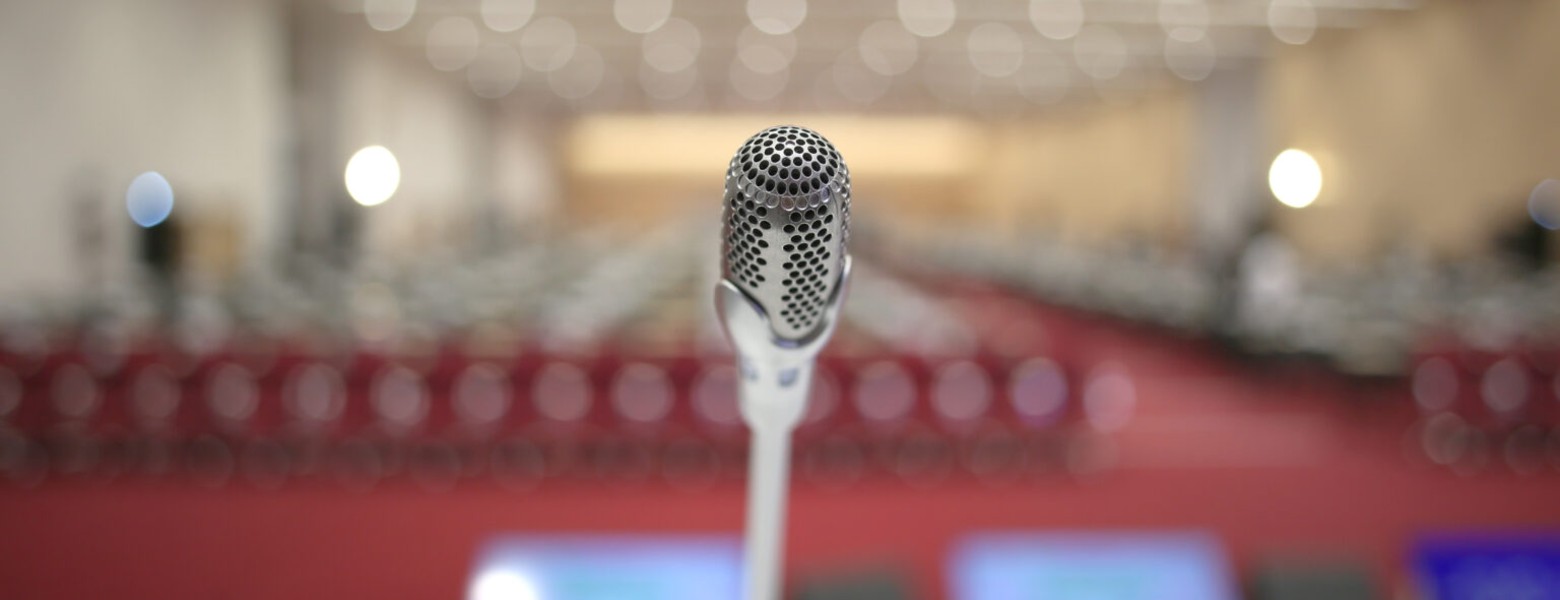 Foto de Traducción simultánea | GASCÓN INTERPRETING en Zaragoza - Imagen 1