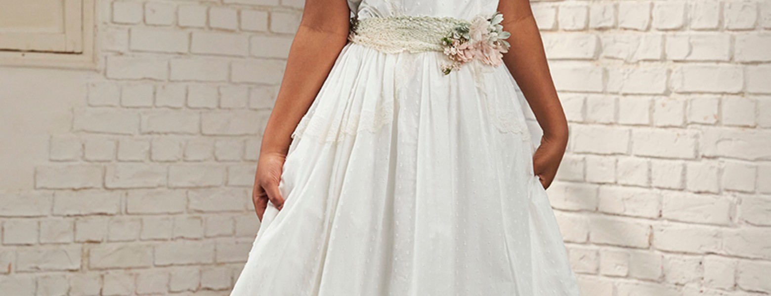 Foto de MARIA DEL PILAR NIETO NIETO - ELITE NOVIAS en Alcalá la Real - Imagen 6
