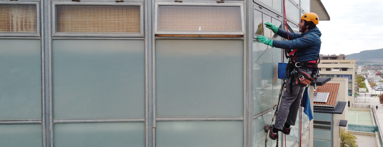 Foto de ETB Trabajos en Altura en Zalba - Imagen 5