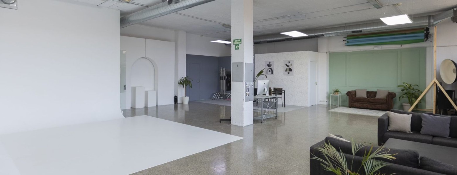 Foto de Planta 1 Studio | Alquiler de Estudio Fotográfico en Barcelona en Sant Just Desvern - Imagen 5