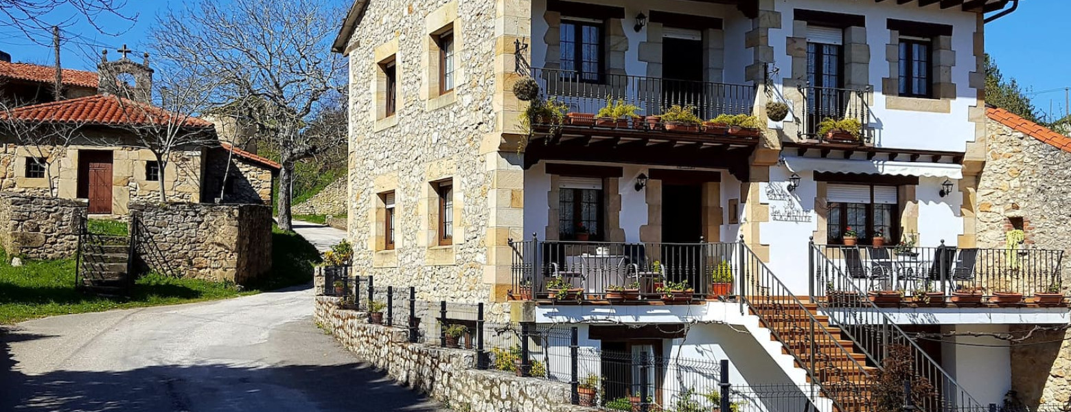Foto de IBÉRICA TURISMO - Hoteles, apartamentos y casas rurales en Torrelavega - Imagen 3