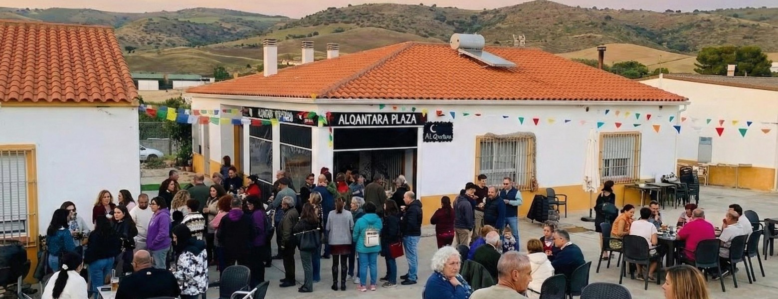 Foto de Alqantara Plaza Bar en Carrascalejo - Imagen 1