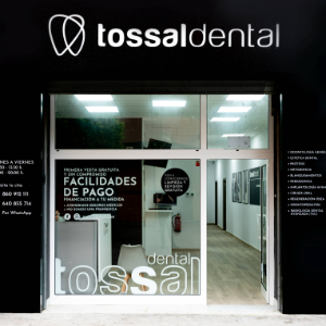 Logo de TOSSAL DENTAL