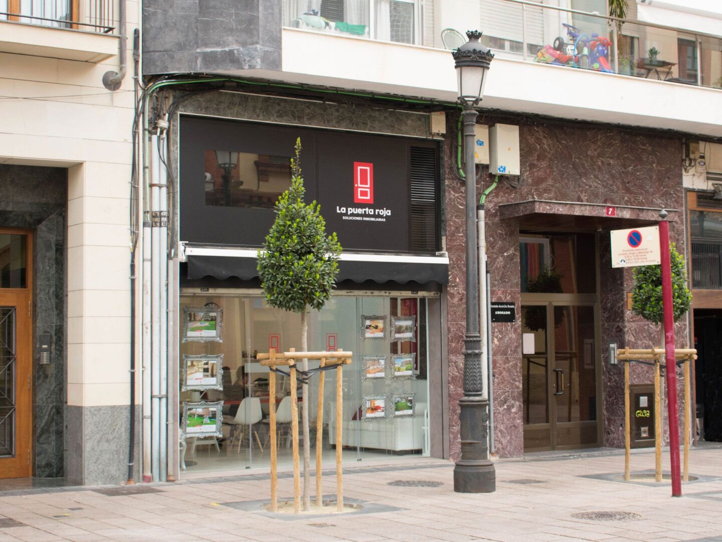 Foto de Inmobiliaria La Puerta Roja en Logroño - Imagen 1
