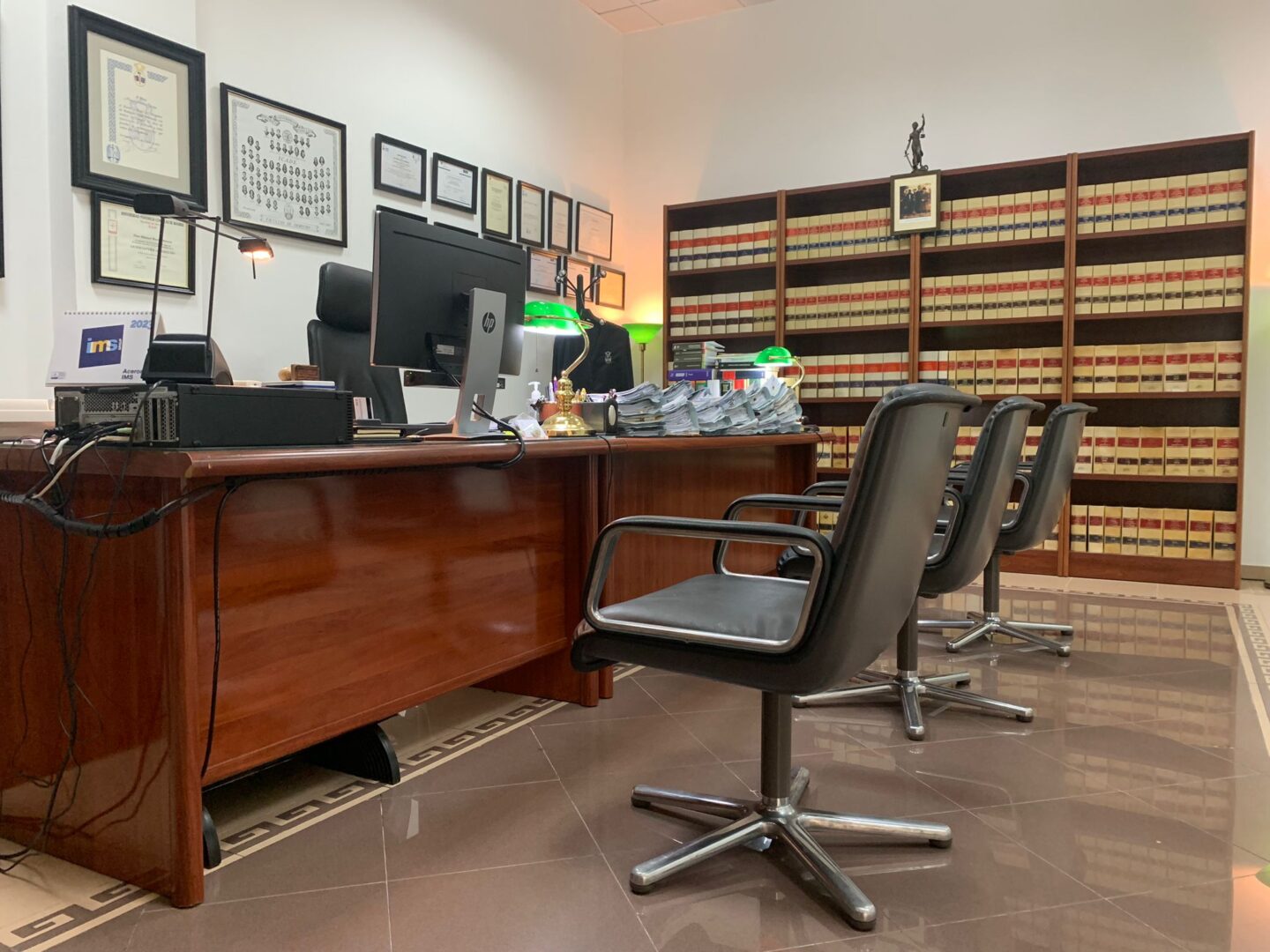 Foto de ROSAS MENAYA. ABOGADOS. en Zafra - Imagen 1