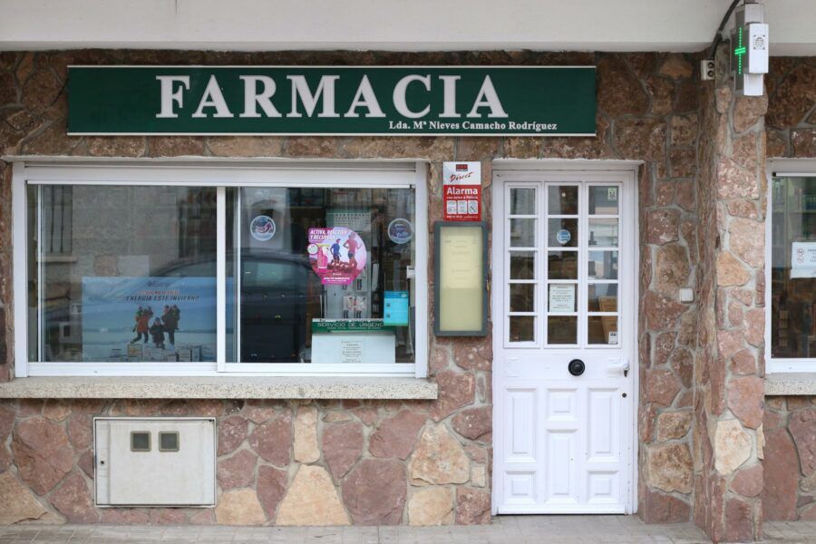 Farmacia Pedrezuela. Lda. Nieves Camacho